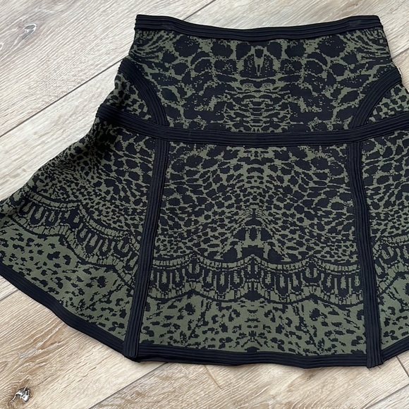 DVF Flote A-Line Mini Skirt Mixed Print Green Black Ribbed Stretch Knit - Picture 10 of 12